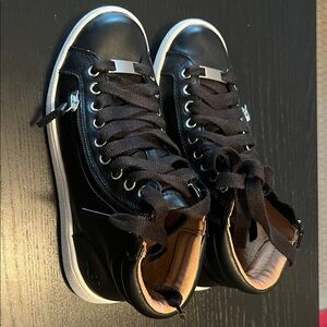 UGG (W Olive) Black High-Top Lace & Zip Sneakers